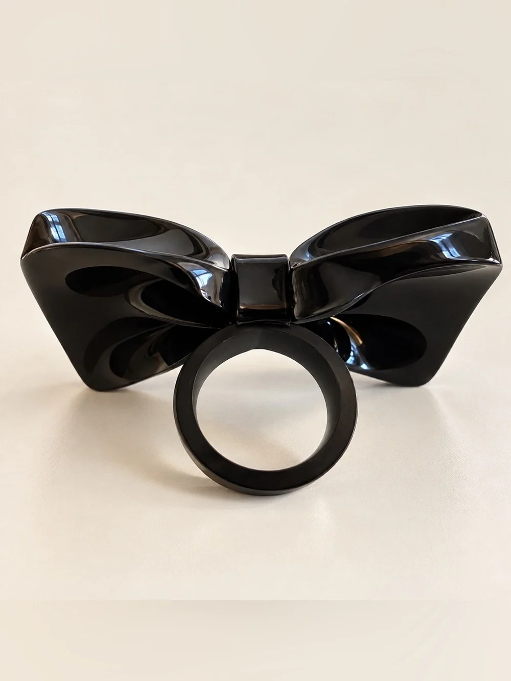 Two’s Company Black Tie Bow Napkin Rings Set of 8 Vintage Acrylic